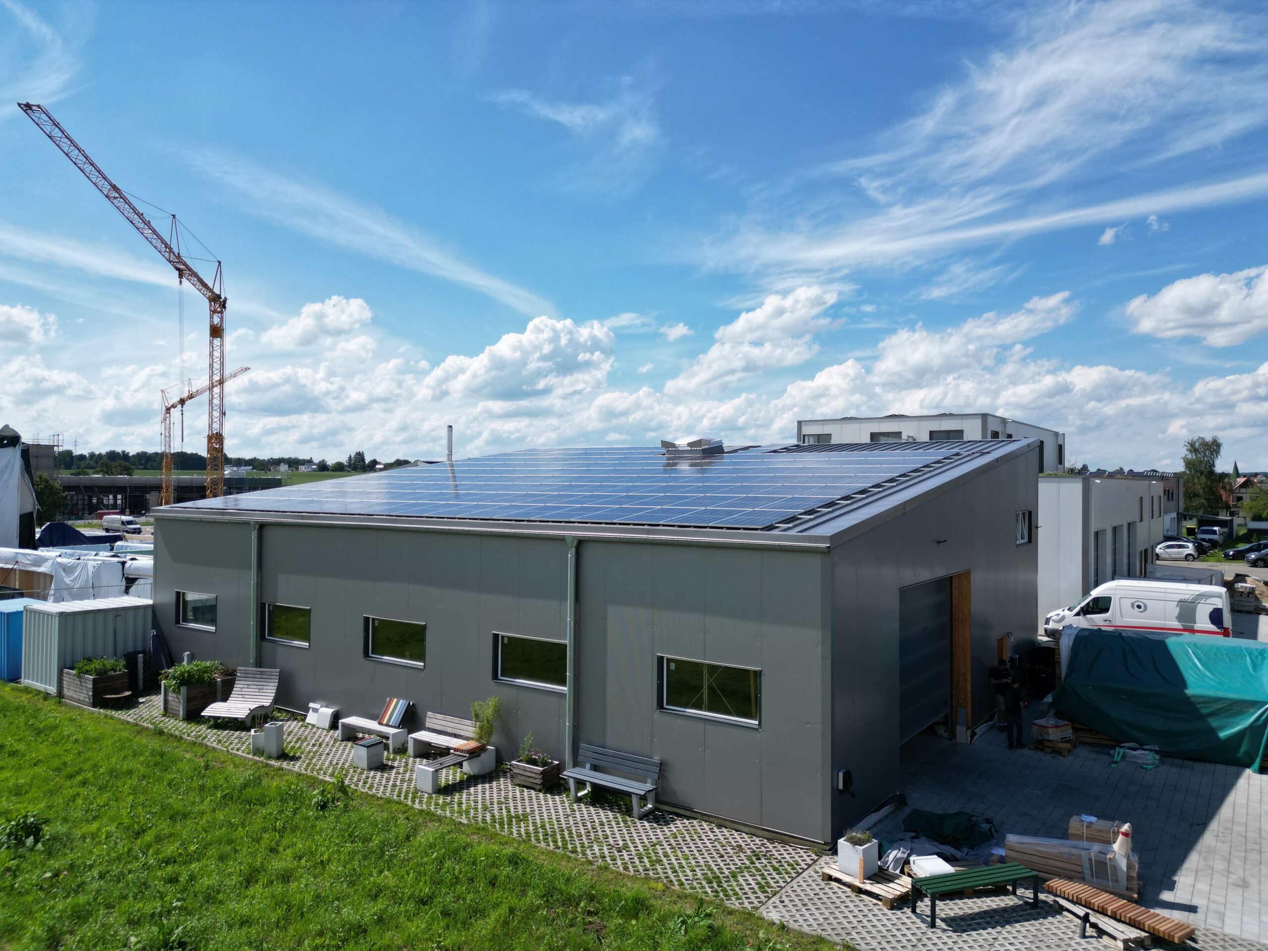 Hall de production avec installation photovoltaïque