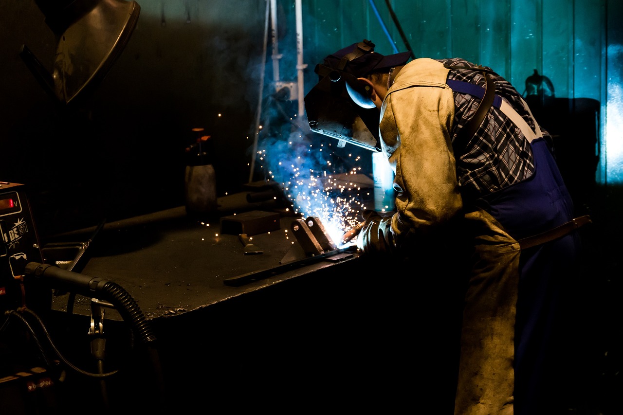 Travaux de soudure dans l’atelier